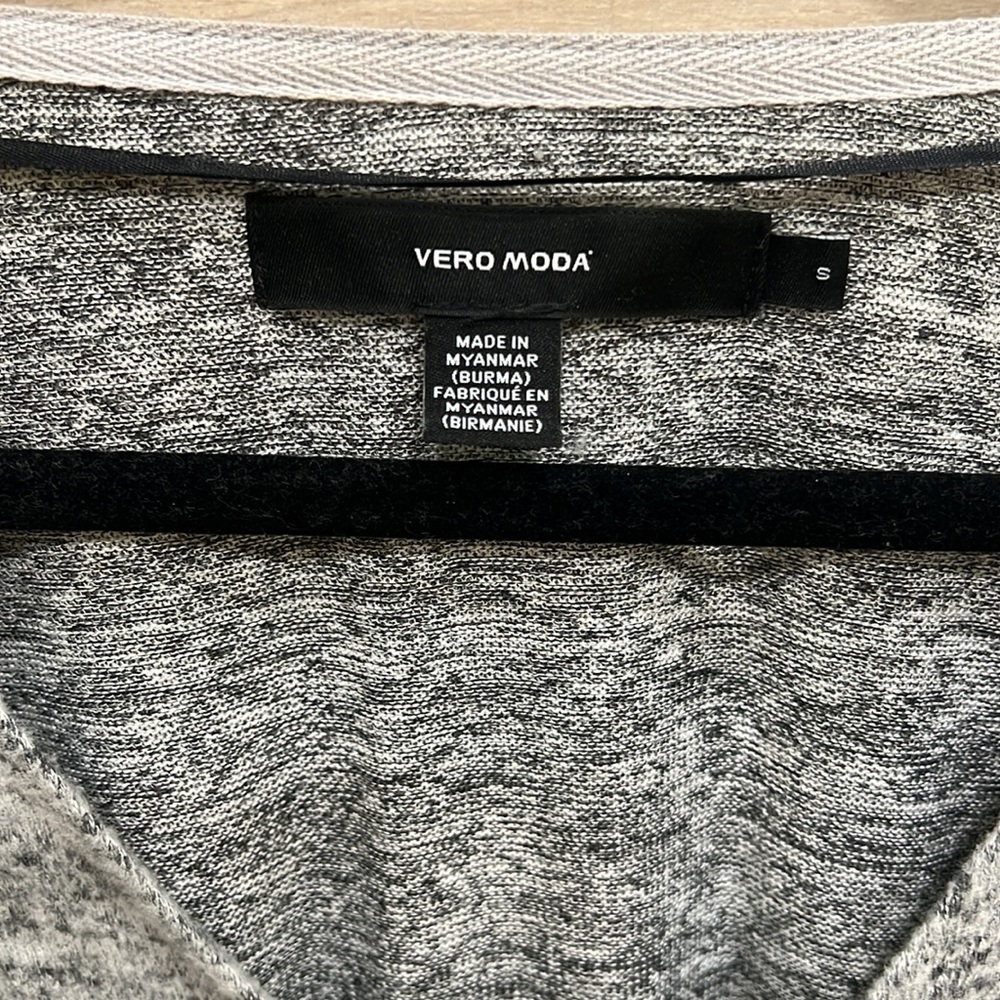 Vero Moda Sweater - Picture 2 of 3